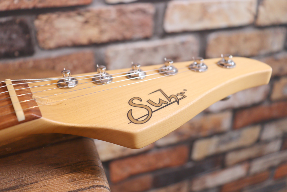 あらゆるプレイに対応できるSuhr Guitar！この弾きやすさを体感してください。