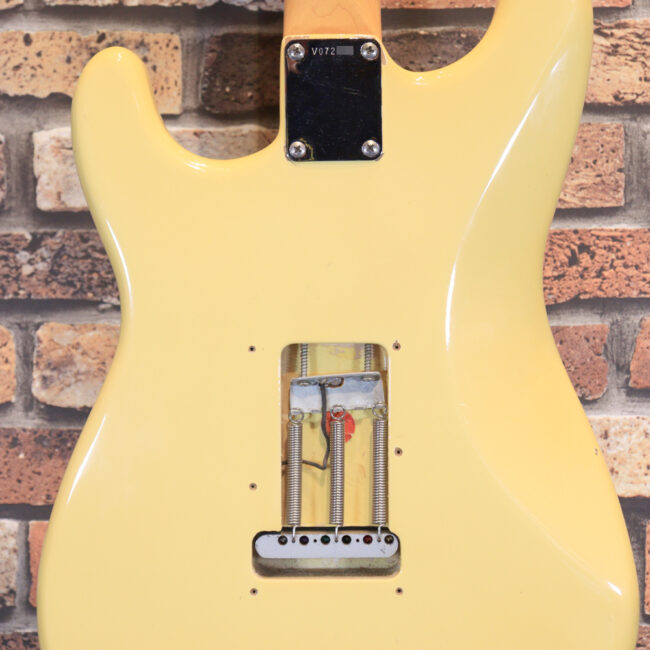 ピックガードをミントグリーンに交換、5way仕様のストラトです！