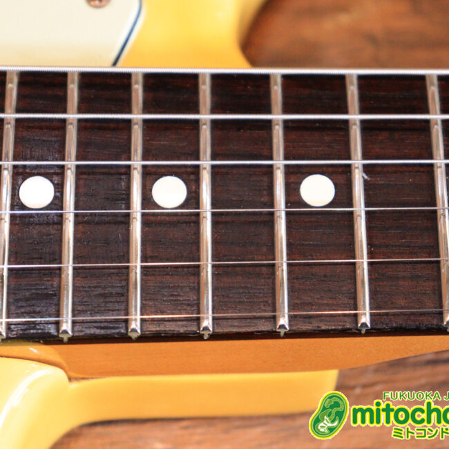 ピックガードをミントグリーンに交換、5way仕様のストラトです！