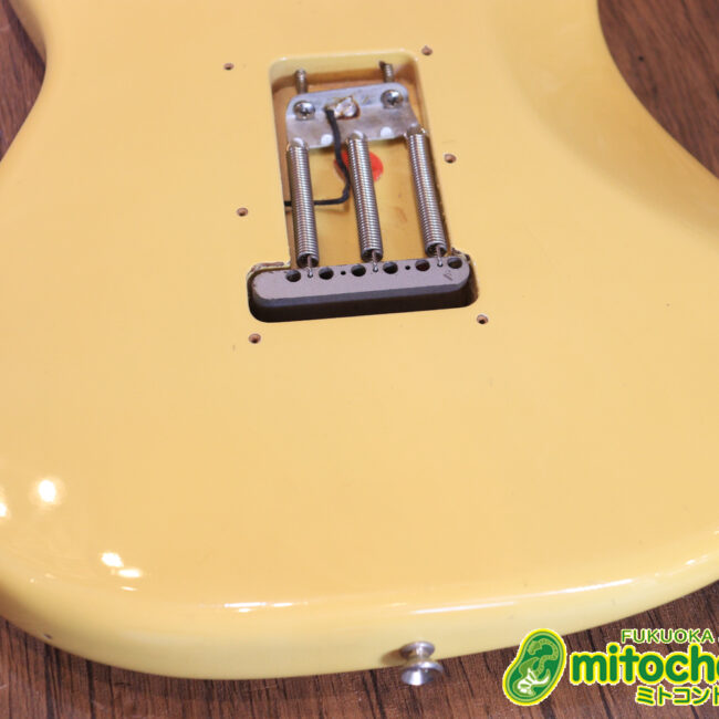 ピックガードをミントグリーンに交換、5way仕様のストラトです！