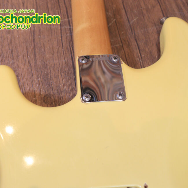 ピックガードをミントグリーンに交換、5way仕様のストラトです！