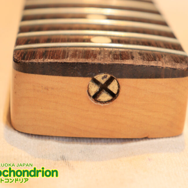 ピックガードをミントグリーンに交換、5way仕様のストラトです！