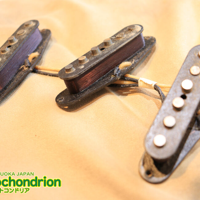 ピックガードをミントグリーンに交換、5way仕様のストラトです！