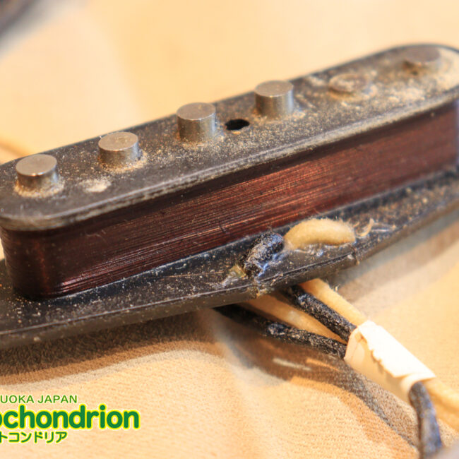 ピックガードをミントグリーンに交換、5way仕様のストラトです！