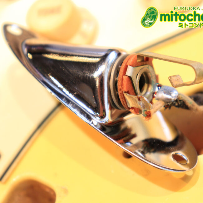 ピックガードをミントグリーンに交換、5way仕様のストラトです！