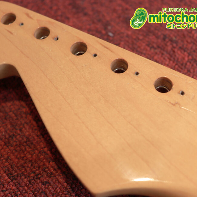 ピックガードをミントグリーンに交換、5way仕様のストラトです！