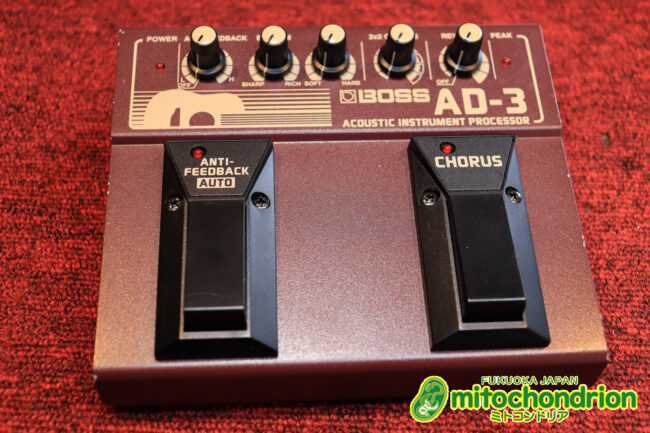 コーラスとリバーブを兼ね備えた、アンプシュミレーター！ハウリングを自動カットする機能も搭載！