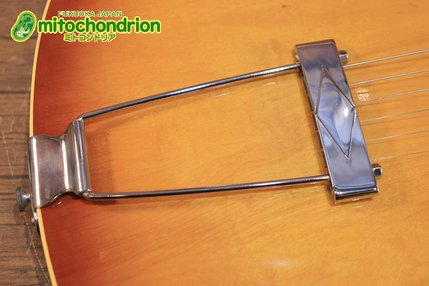 ワイドナットのES-335です！