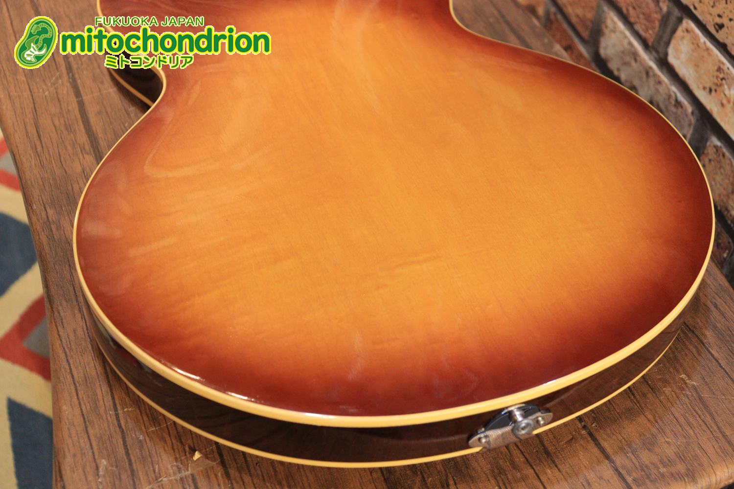 ワイドナットのES-335です！