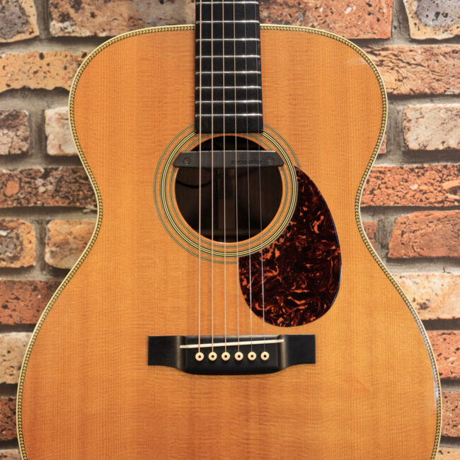 フィッシュマンのピックアップを搭載したOM28V！