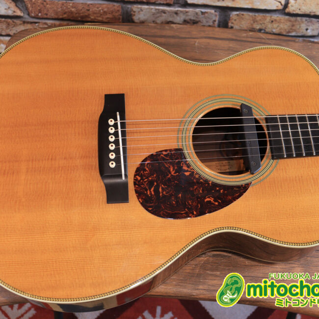 フィッシュマンのピックアップを搭載したOM28V！