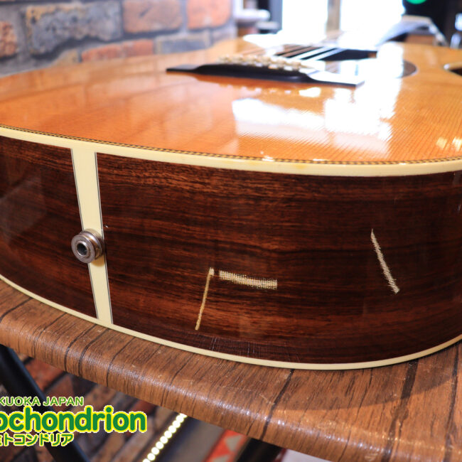 フィッシュマンのピックアップを搭載したOM28V！