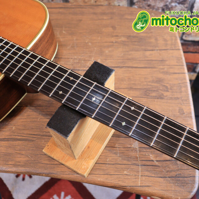 フィッシュマンのピックアップを搭載したOM28V！