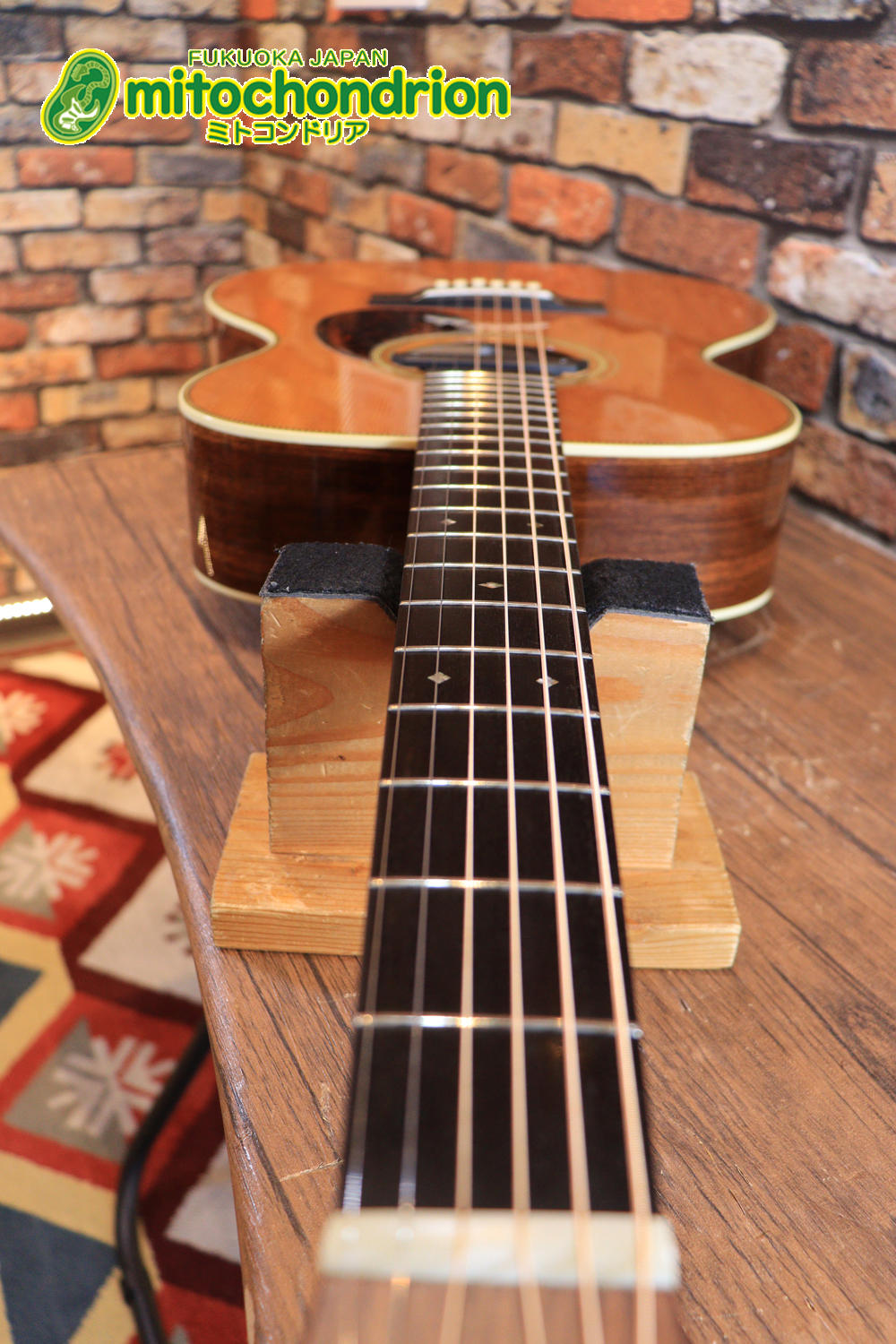 フィッシュマンのピックアップを搭載したOM28V！