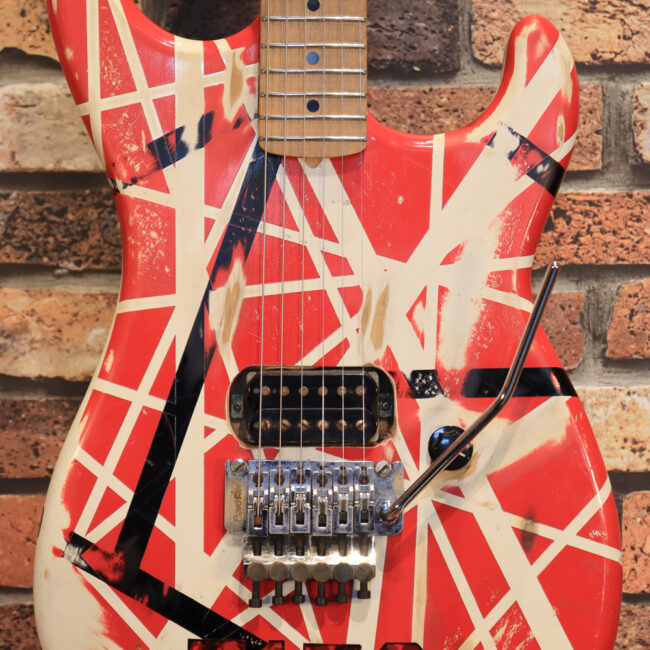 ノーブランドのフランケンです！ダンカンピックアップ&フロイドローズ搭載！