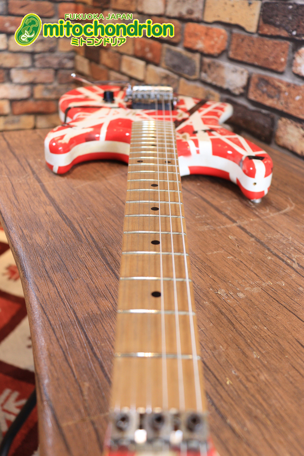 ノーブランドのフランケンです！ダンカンピックアップ&フロイドローズ搭載！