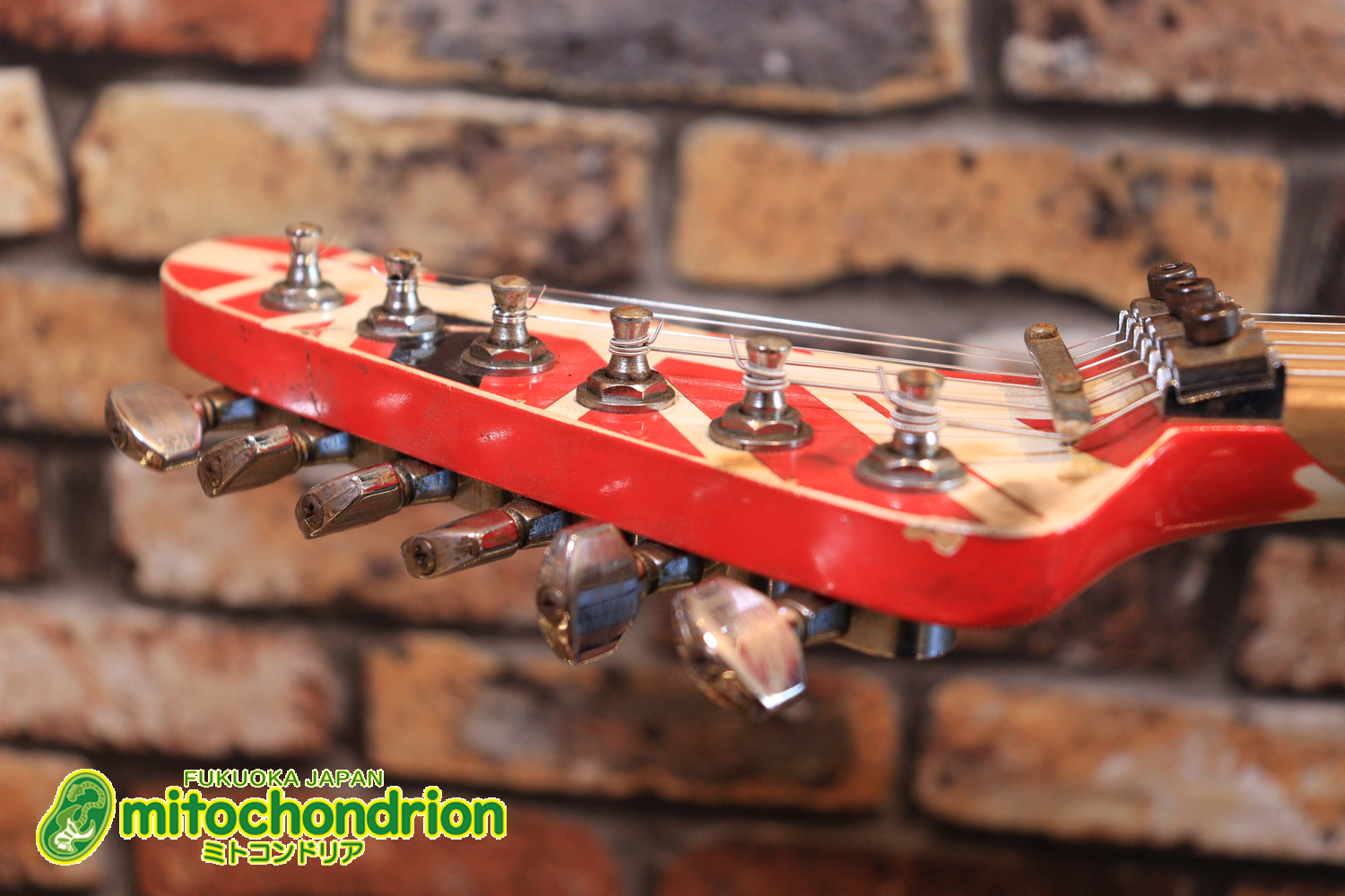 ノーブランドのフランケンです！ダンカンピックアップ&フロイドローズ搭載！