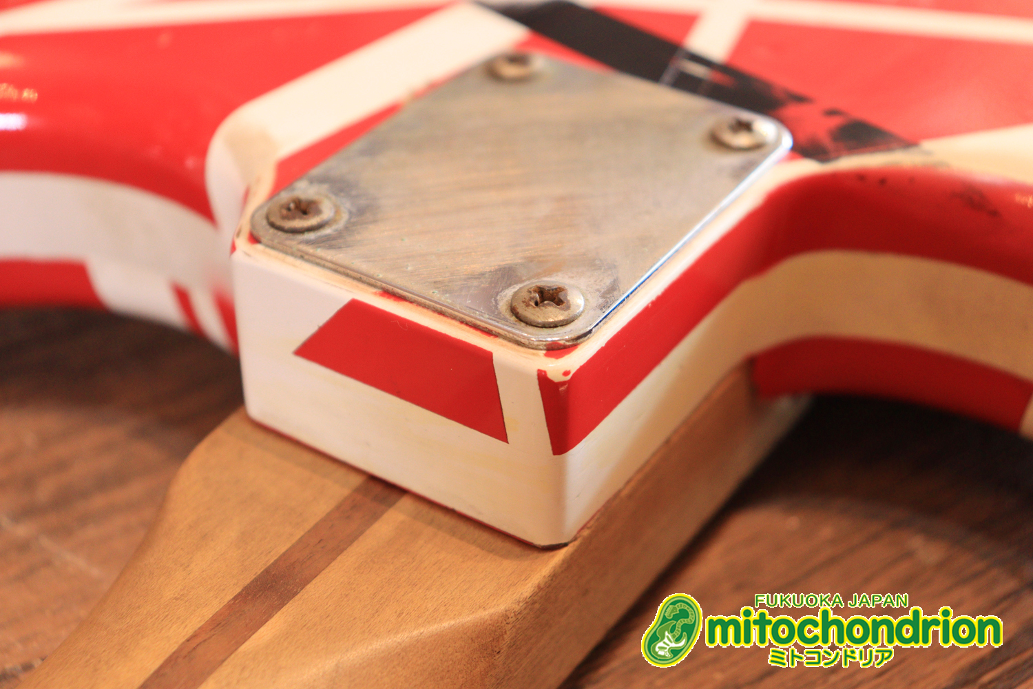 ノーブランドのフランケンです！ダンカンピックアップ&フロイドローズ搭載！