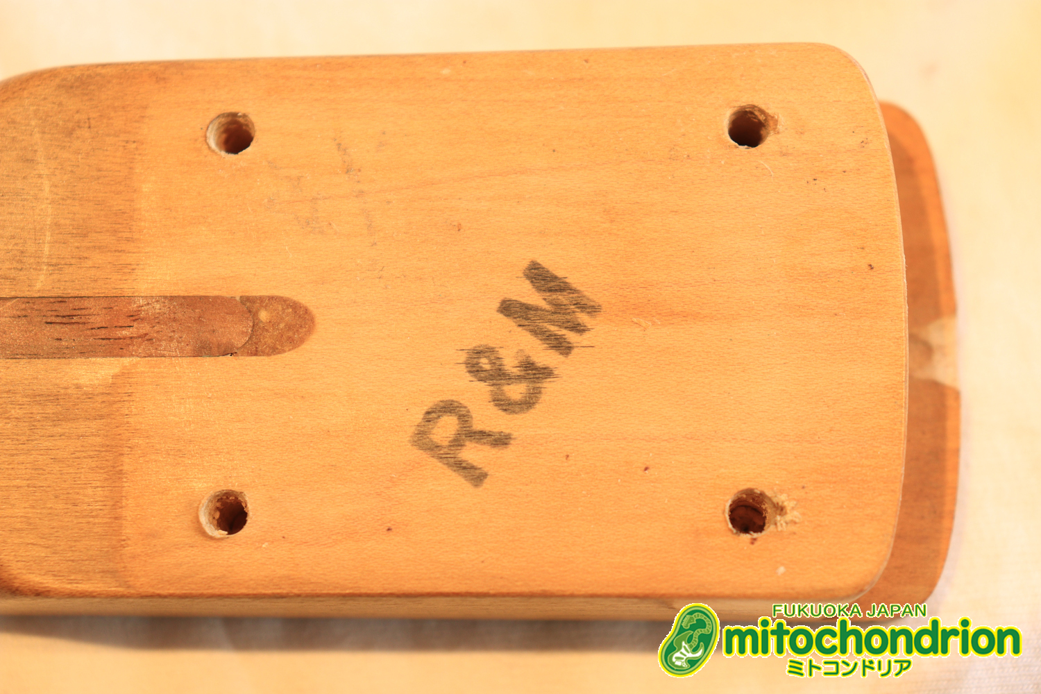 ノーブランドのフランケンです！ダンカンピックアップ&フロイドローズ搭載！