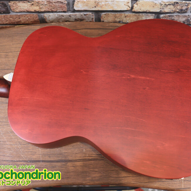 これから始める方にもお勧め！艶消しブラックのエレアコ！クリップチューナーとカポ付きです！！