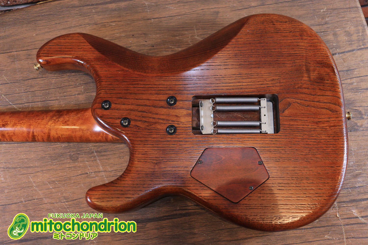 2020年に生産完了してしまったヴァイオレータのシタールです！