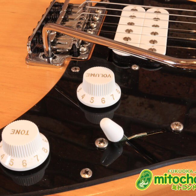 Suhrピックアップにウイルキンソン・ブリッジ、ヴィンテージのバンブルビーを搭載したパシフィカ！