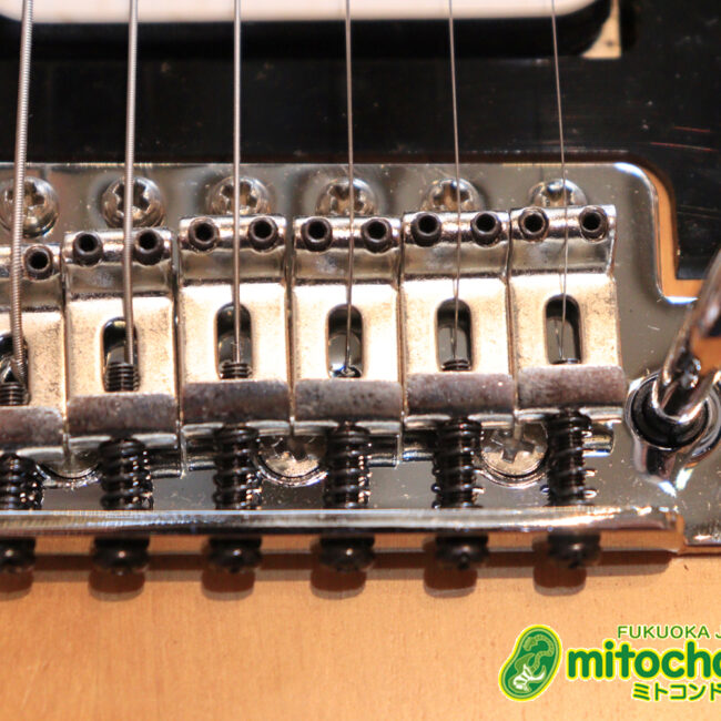 Suhrピックアップにウイルキンソン・ブリッジ、ヴィンテージのバンブルビーを搭載したパシフィカ！