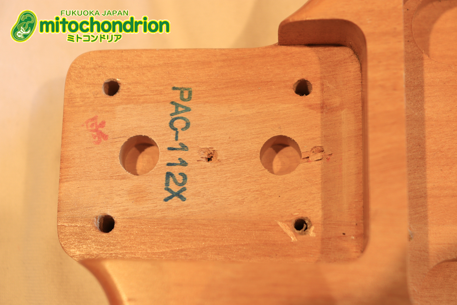 Suhrピックアップにウイルキンソン・ブリッジ、ヴィンテージのバンブルビーを搭載したパシフィカ！