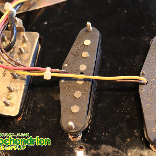 Suhrピックアップにウイルキンソン・ブリッジ、ヴィンテージのバンブルビーを搭載したパシフィカ！