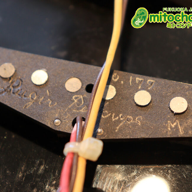 Suhrピックアップにウイルキンソン・ブリッジ、ヴィンテージのバンブルビーを搭載したパシフィカ！