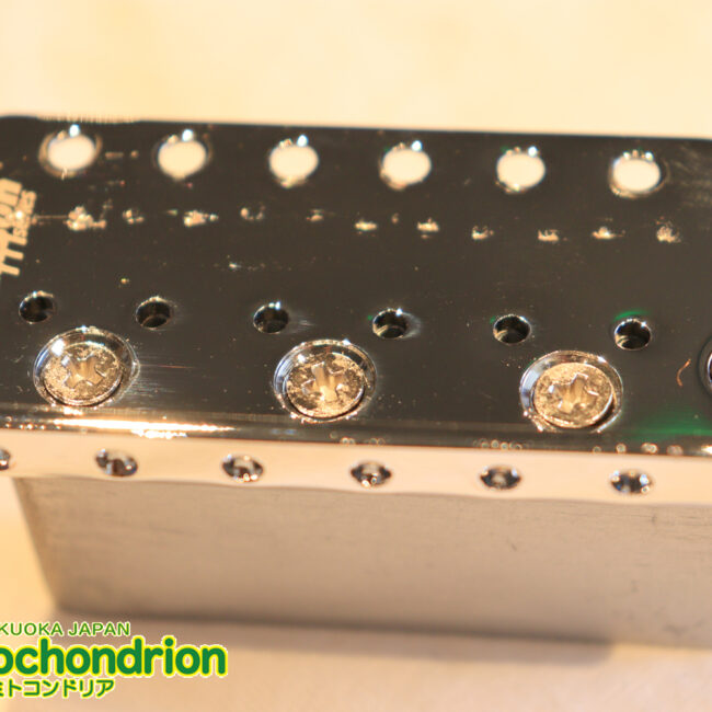 Suhrピックアップにウイルキンソン・ブリッジ、ヴィンテージのバンブルビーを搭載したパシフィカ！