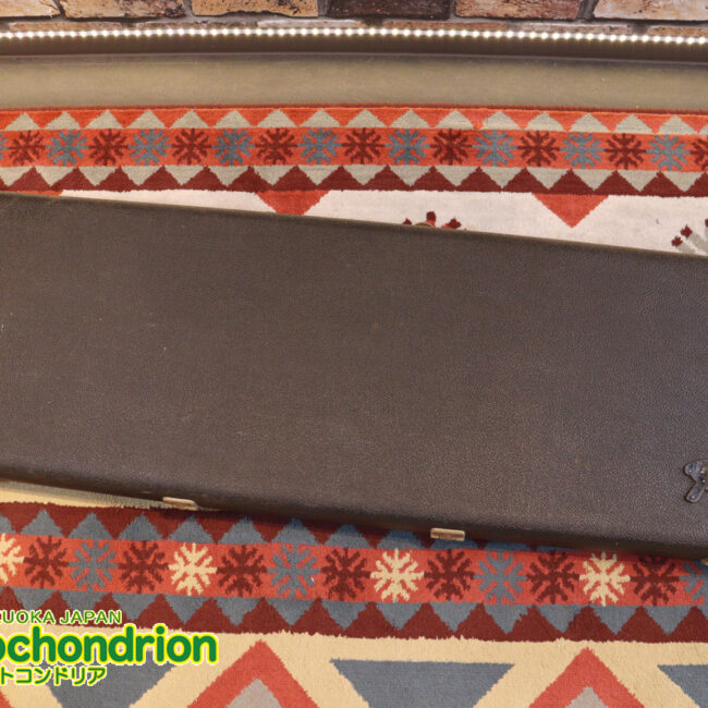 ロゴが取れてしまっていますが、1970年代中期のハードケースです！