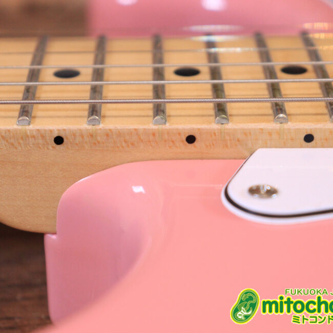 これからギターを始めたい方にもお勧め！ピンクバースト！