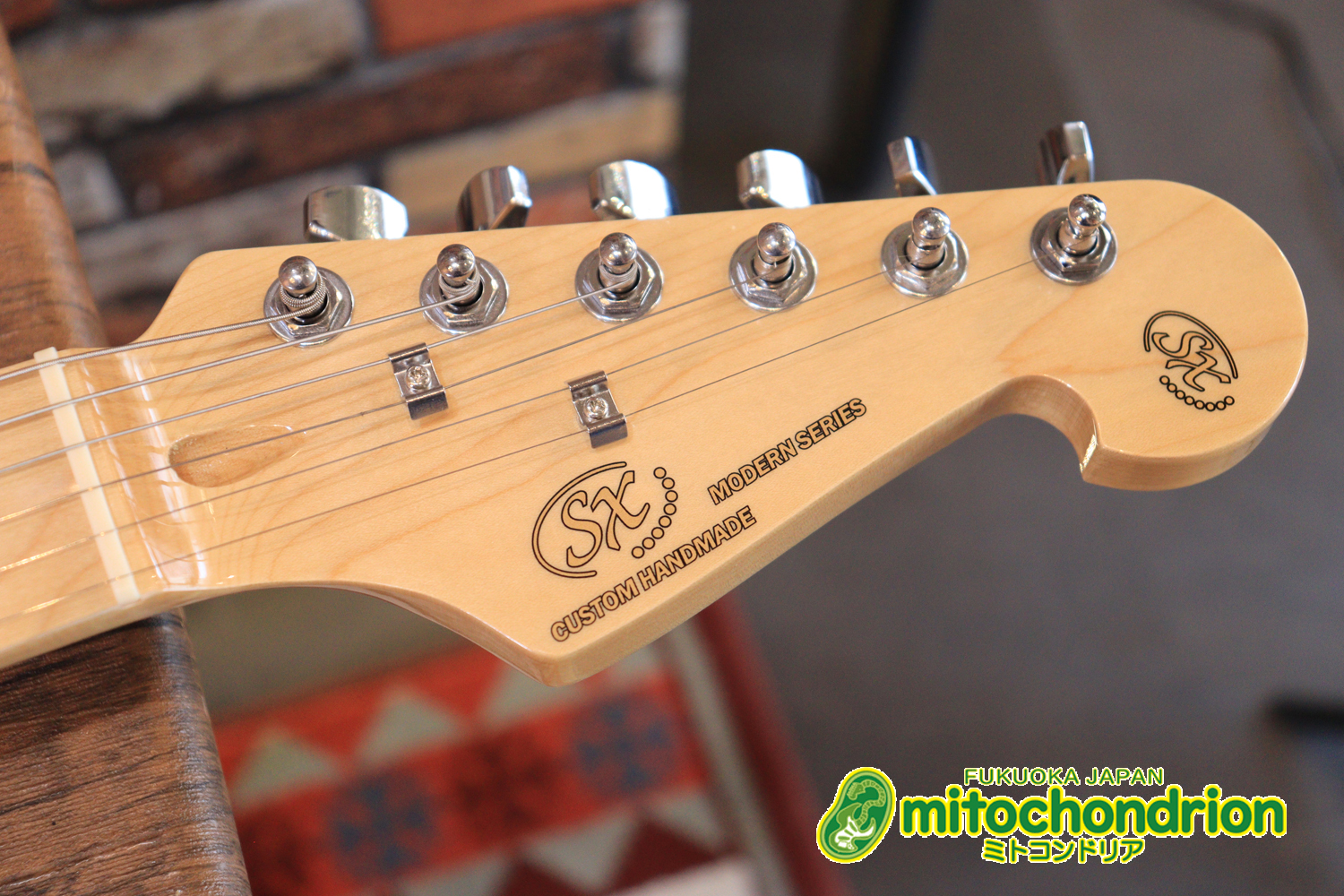 これからギターを始めたい方にもお勧め！ピンクバースト！