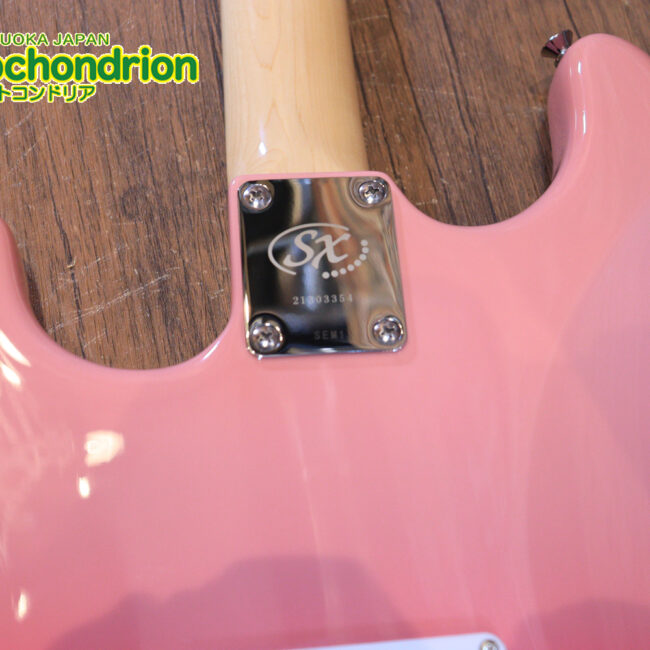 これからギターを始めたい方にもお勧め！ピンクバースト！