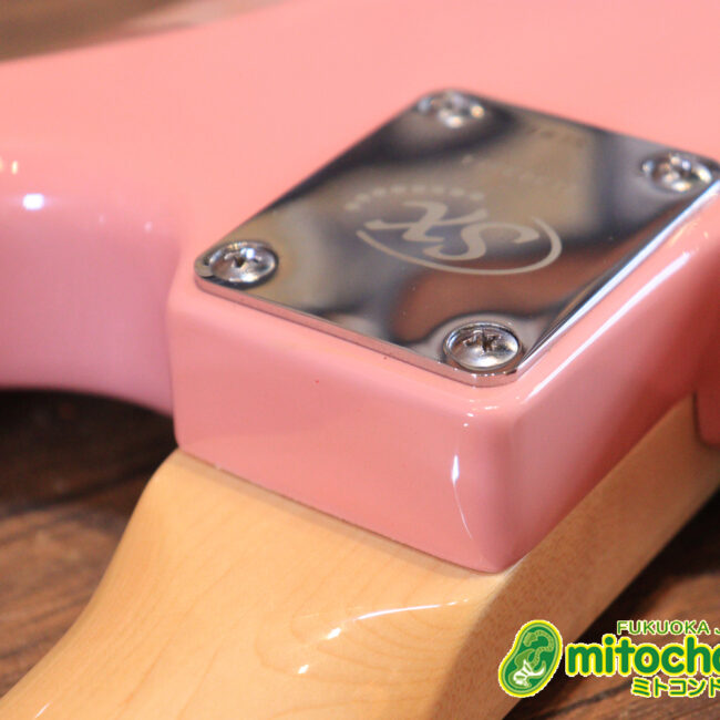 これからギターを始めたい方にもお勧め！ピンクバースト！