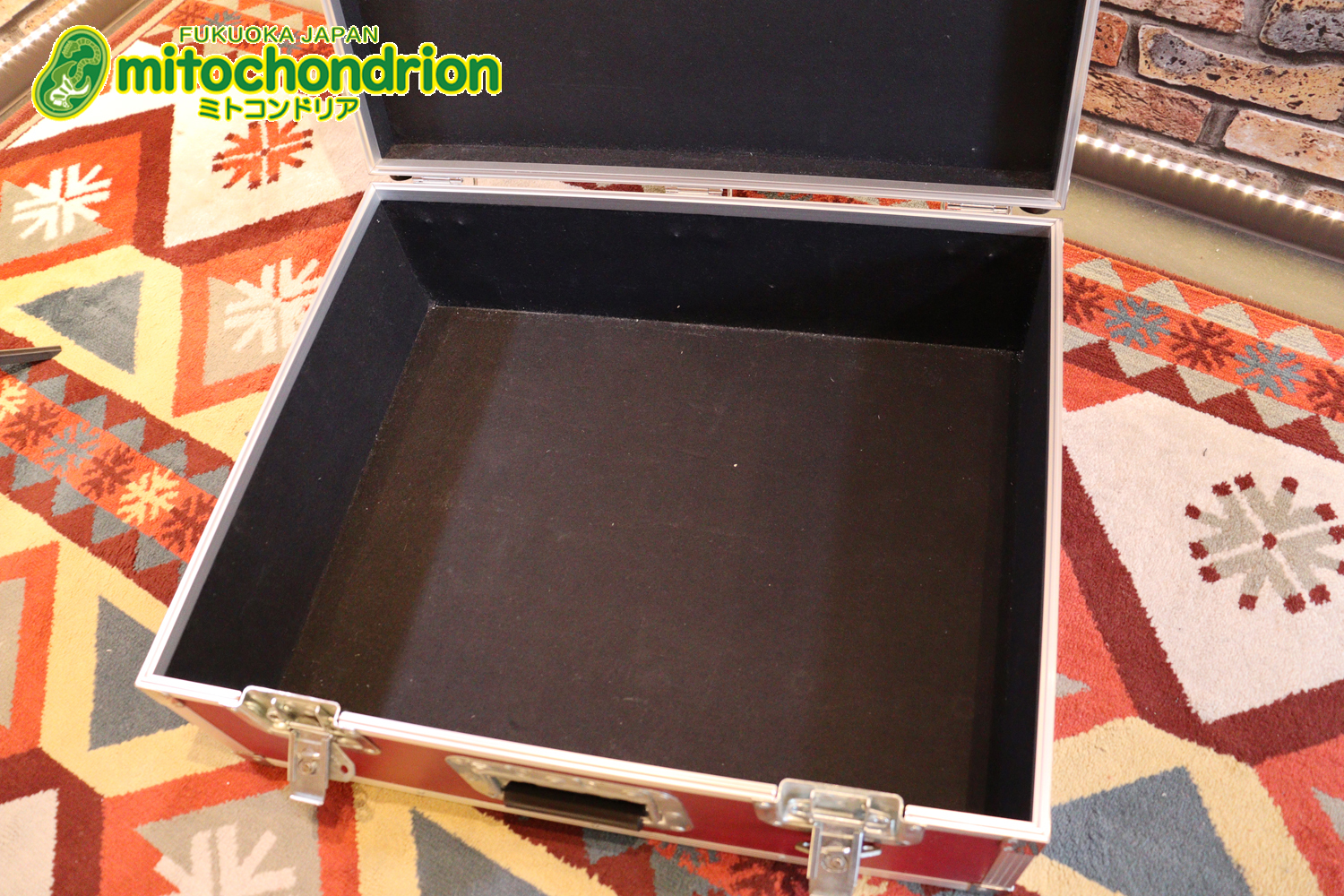 何でも収納できるFRP製トランクケースです！