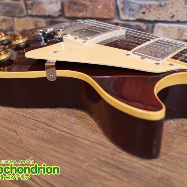 ボディートップがキルトメイプルっぽい木目のレスポールスタンダードです！