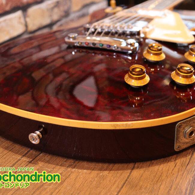 ボディートップがキルトメイプルっぽい木目のレスポールスタンダードです！