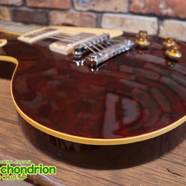 ボディートップがキルトメイプルっぽい木目のレスポールスタンダードです！