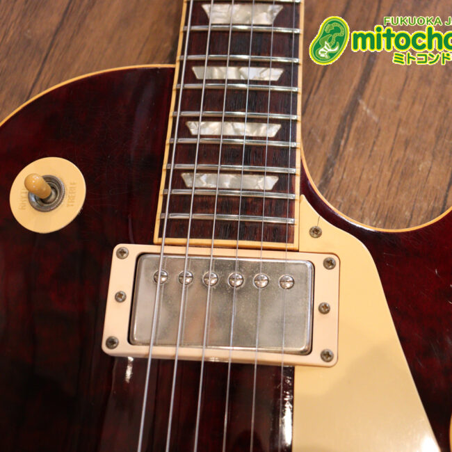 ボディートップがキルトメイプルっぽい木目のレスポールスタンダードです！