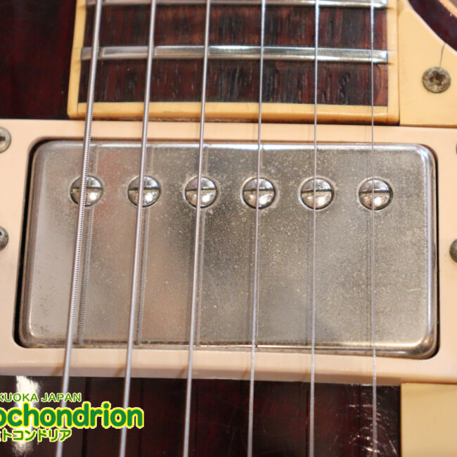 ボディートップがキルトメイプルっぽい木目のレスポールスタンダードです！