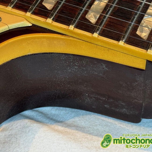 ボディートップがキルトメイプルっぽい木目のレスポールスタンダードです！