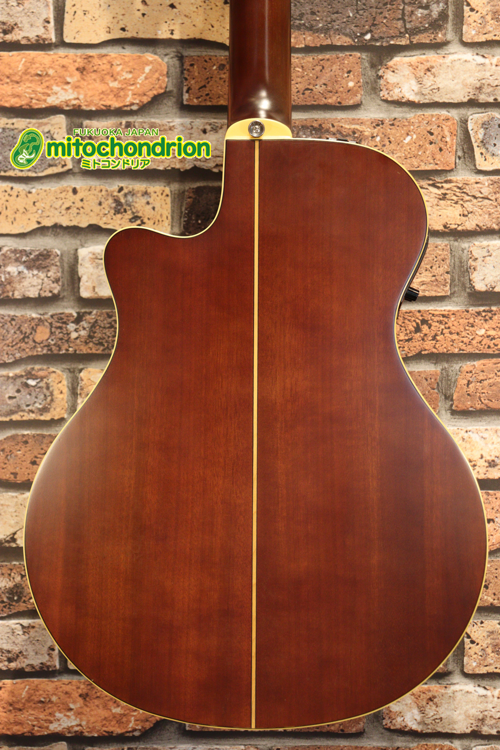 プリアンプから、回路が外されてしまっているのでパッシブピックアップ状態です。