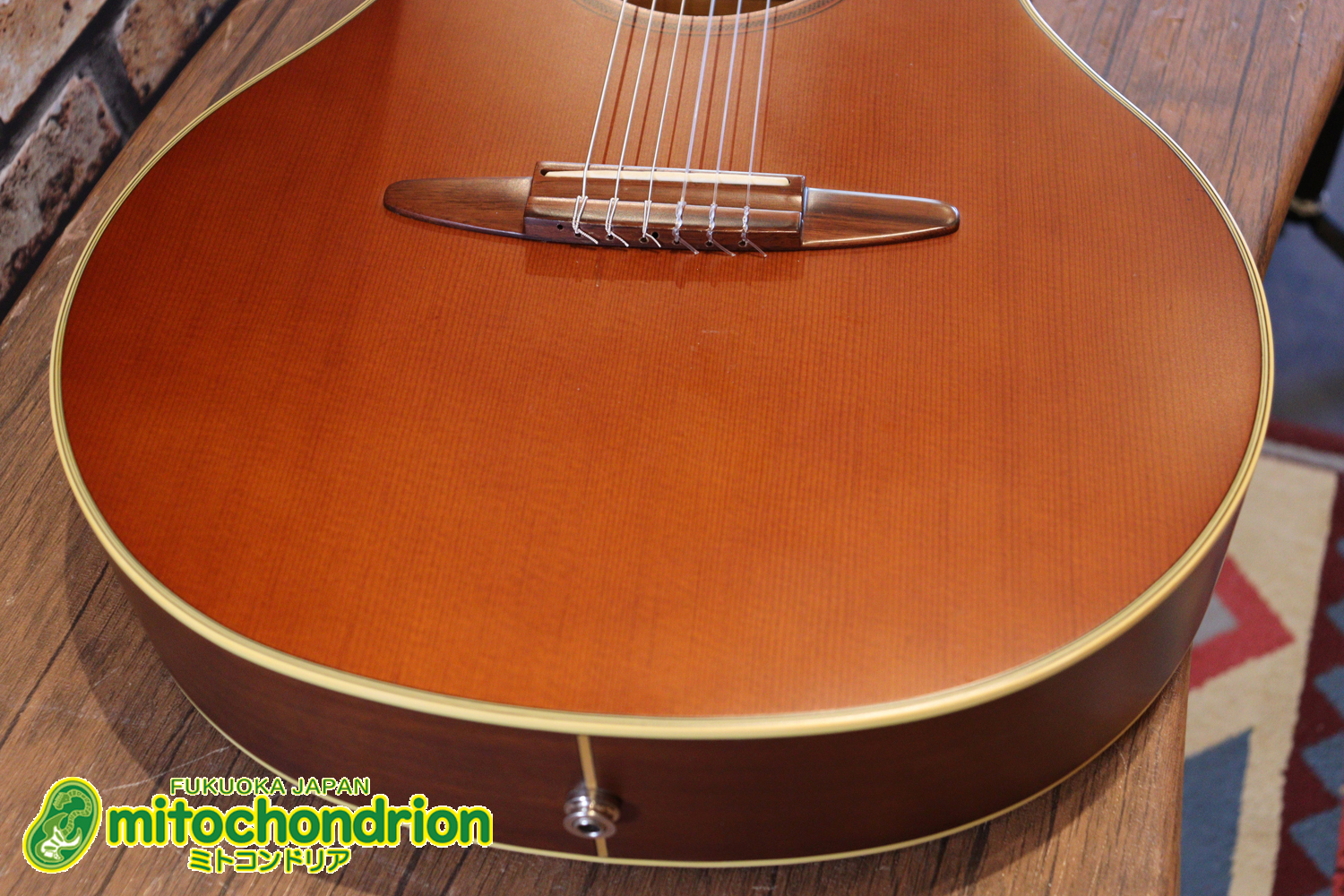 プリアンプから、回路が外されてしまっているのでパッシブピックアップ状態です。