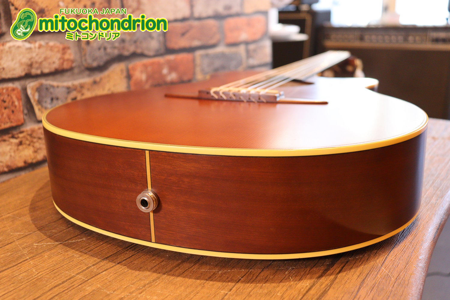 プリアンプから、回路が外されてしまっているのでパッシブピックアップ状態です。