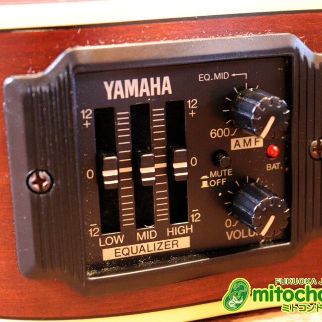 プリアンプから、回路が外されてしまっているのでパッシブピックアップ状態です。