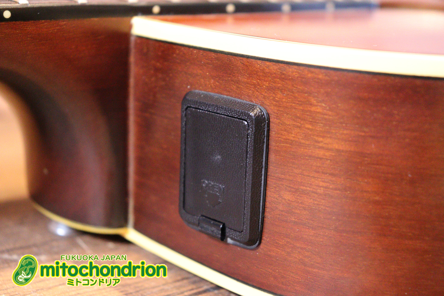 プリアンプから、回路が外されてしまっているのでパッシブピックアップ状態です。