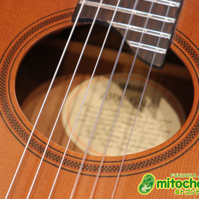 プリアンプから、回路が外されてしまっているのでパッシブピックアップ状態です。