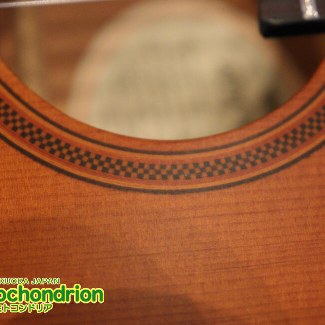 プリアンプから、回路が外されてしまっているのでパッシブピックアップ状態です。